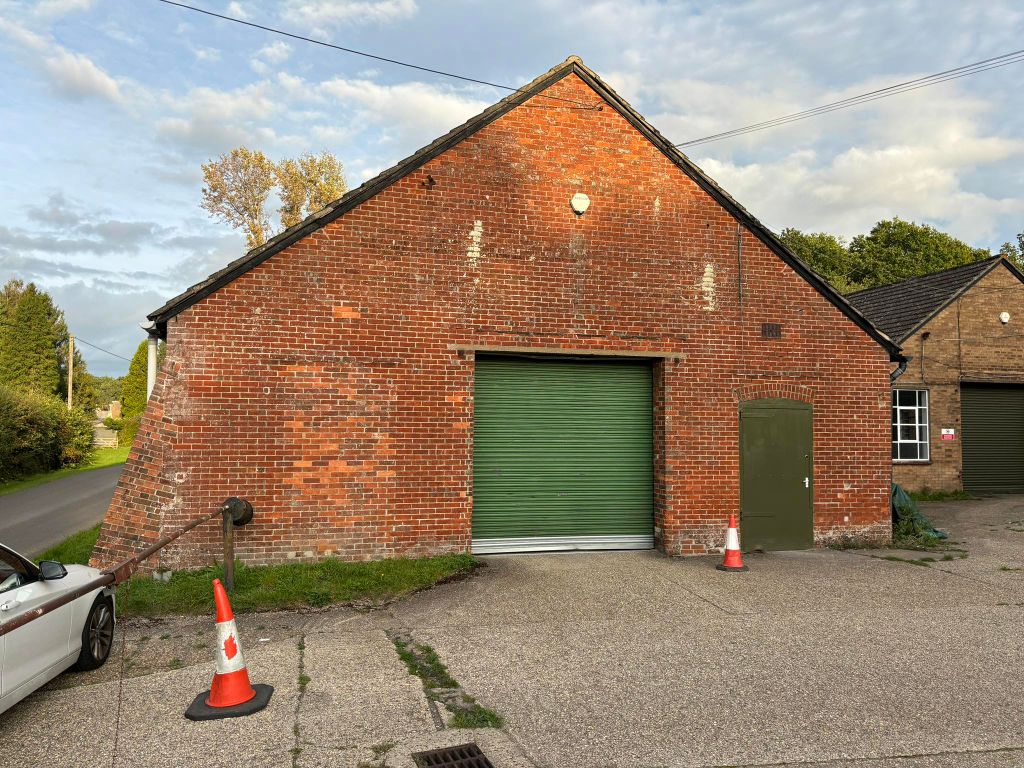 Industrial to let in Unit 1 The Old Stick Factory, Fisher Lane, Chiddingfold GU8, £27,500 pa