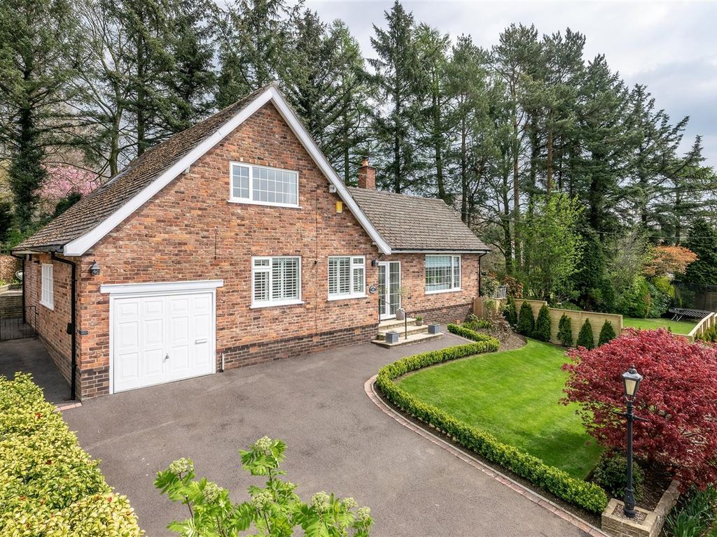 3 bed detached house for sale in Badger Road, Prestbury, Macclesfield SK10, £895,000