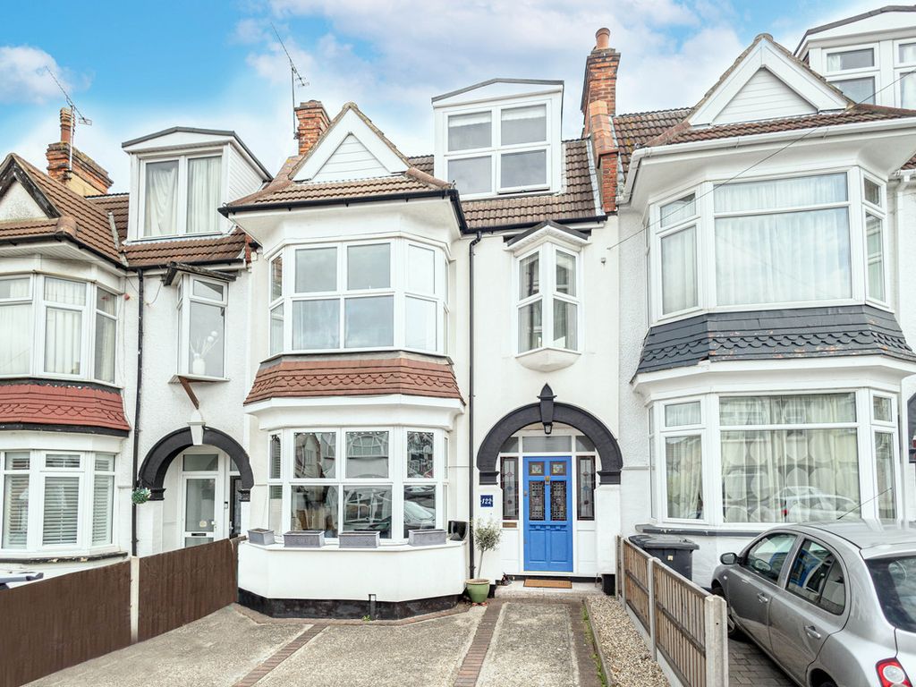 4 bed terraced house for sale in Oakleigh Park Drive, Leigh-On-Sea SS9, £650,000