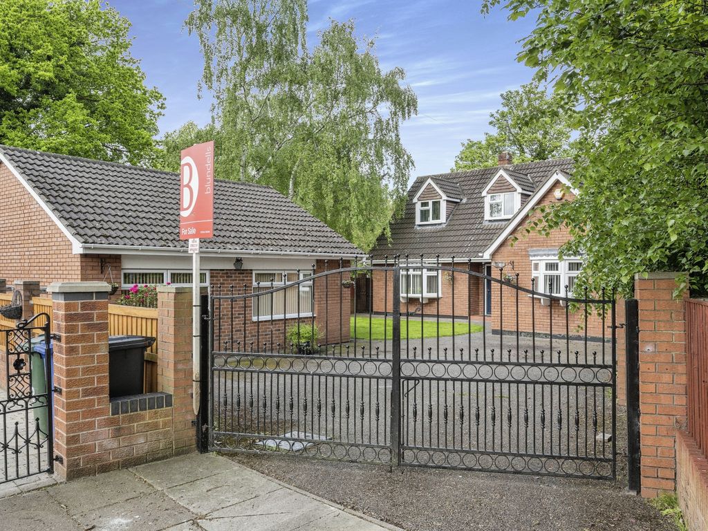 3 bed detached house for sale in Bowlease Gardens, Doncaster, South Yorkshire DN4, £375,000