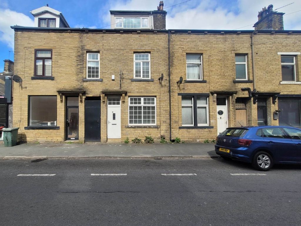 4 bed terraced house to rent in Heaton Road, Manningham, Bradford BD9, £1,100 pcm