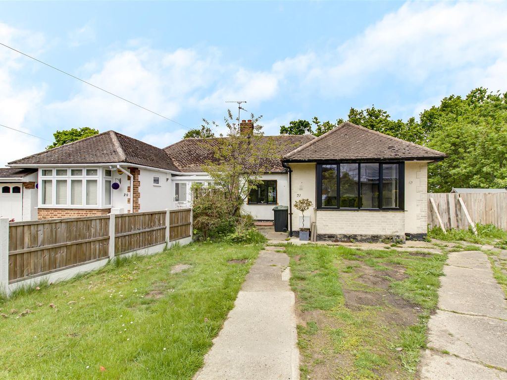 3 bed semi-detached bungalow for sale in Leigh View Drive, Leigh-On-Sea, Essex SS9, £375,000