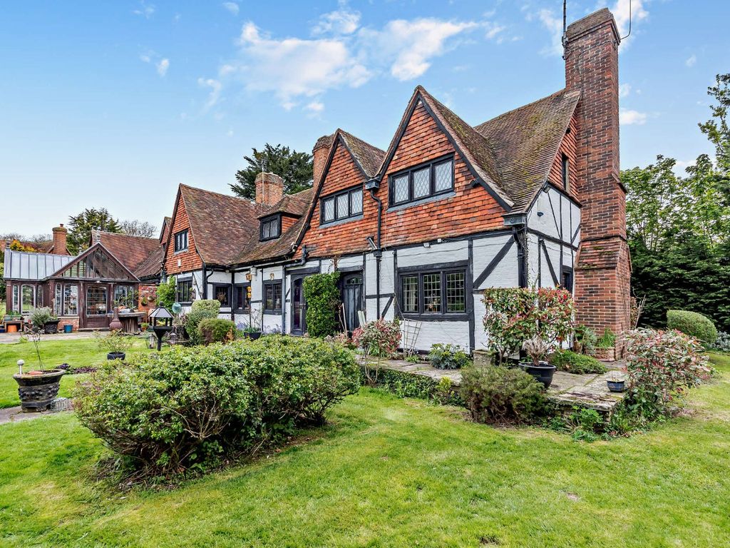5 bed detached house for sale in Pincents Lane, Tilehurst, Reading, Berkshire RG31, £1,600,000