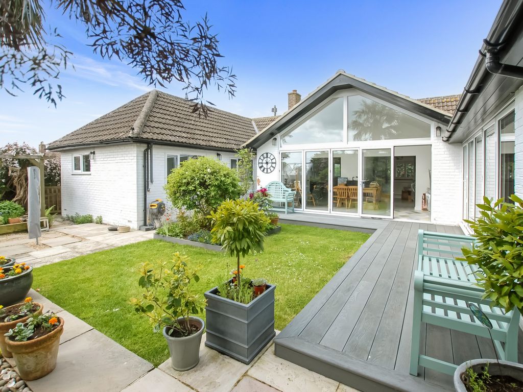 3 bed bungalow for sale in Seaton Avenue, Hythe CT21, £640,000