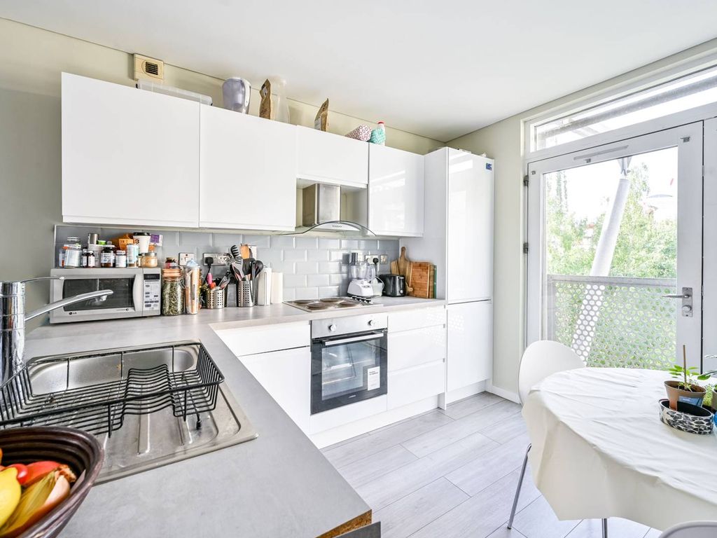 2 bed flat for sale in Child Lane, Greenwich Millennium Village, London SE10, £485,000