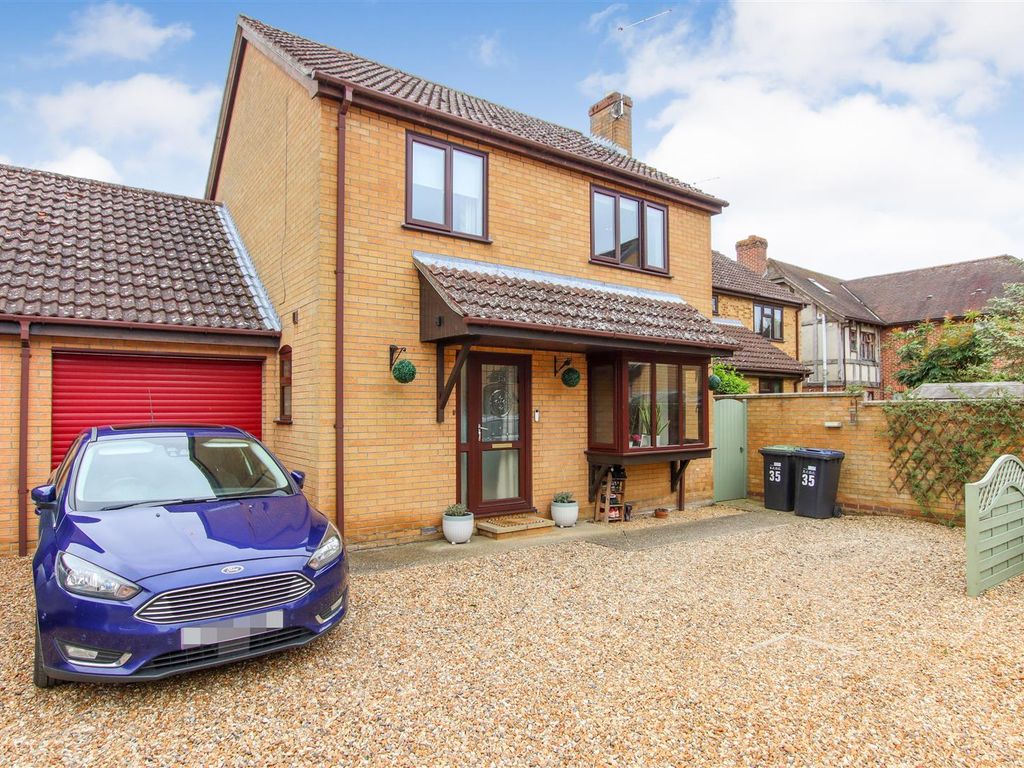 3 bed detached house for sale in East Road, Isleham, Ely CB7, £350,000