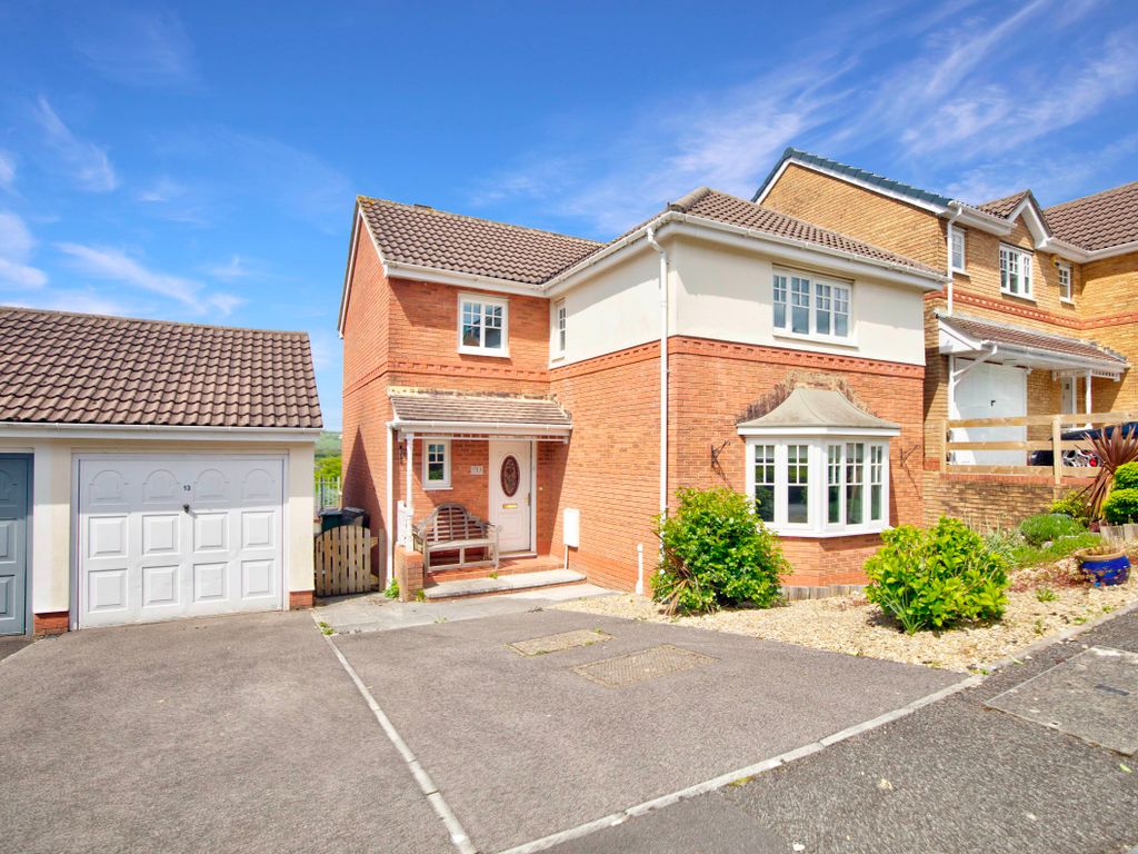 4 bed detached house for sale in Ffordd Erw, Caerphilly CF83, £400,000