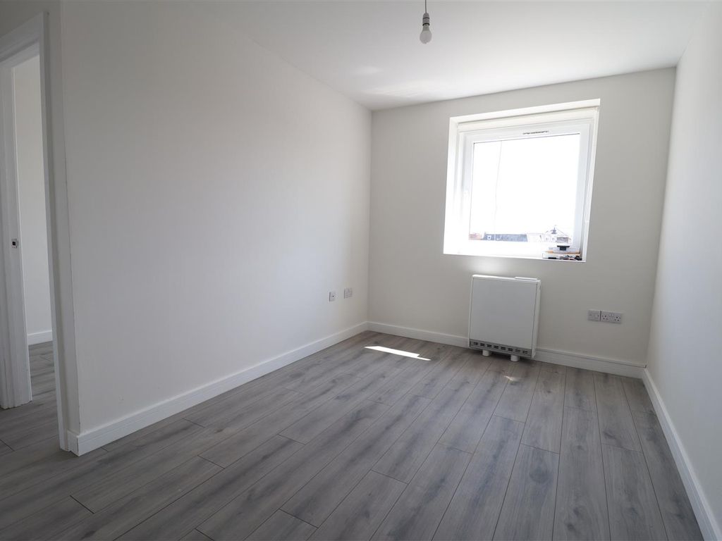 1 bed flat to rent in Great Square, Braintree CM7, £800 pcm