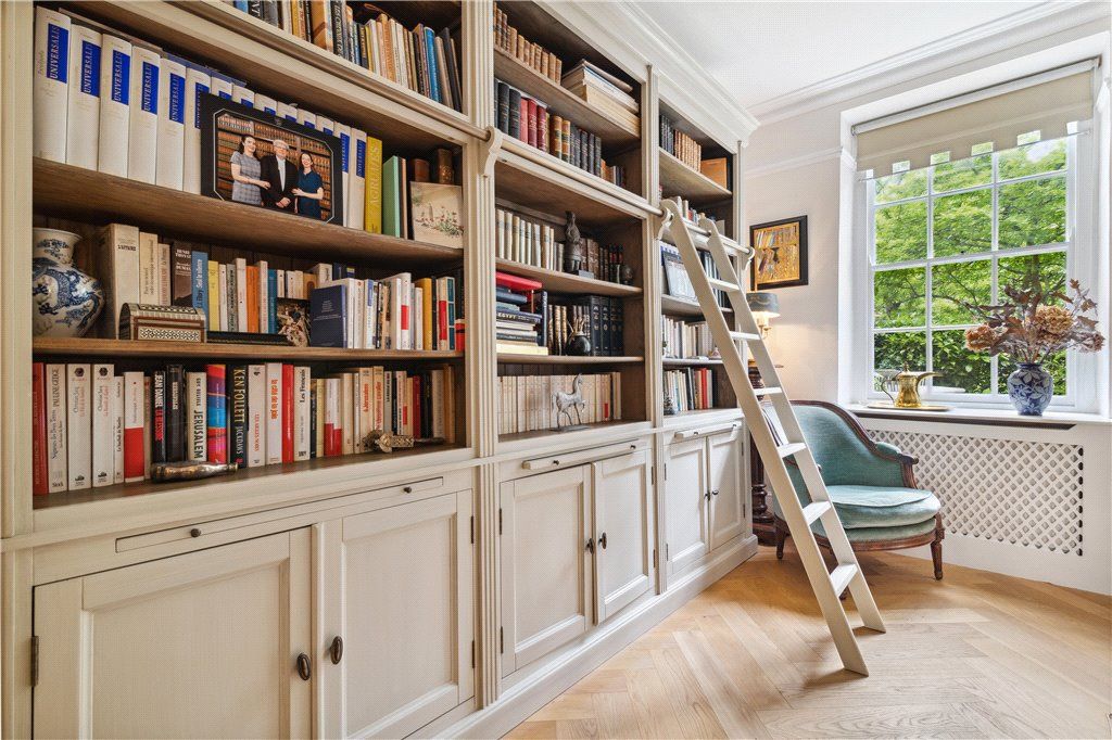 3 bed flat for sale in Coleherne Court, London SW5, £2,500,000