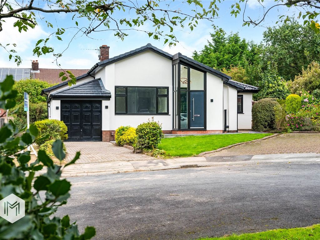 3 bed bungalow for sale in Chale Green, Harwood, Bolton BL2, £395,000