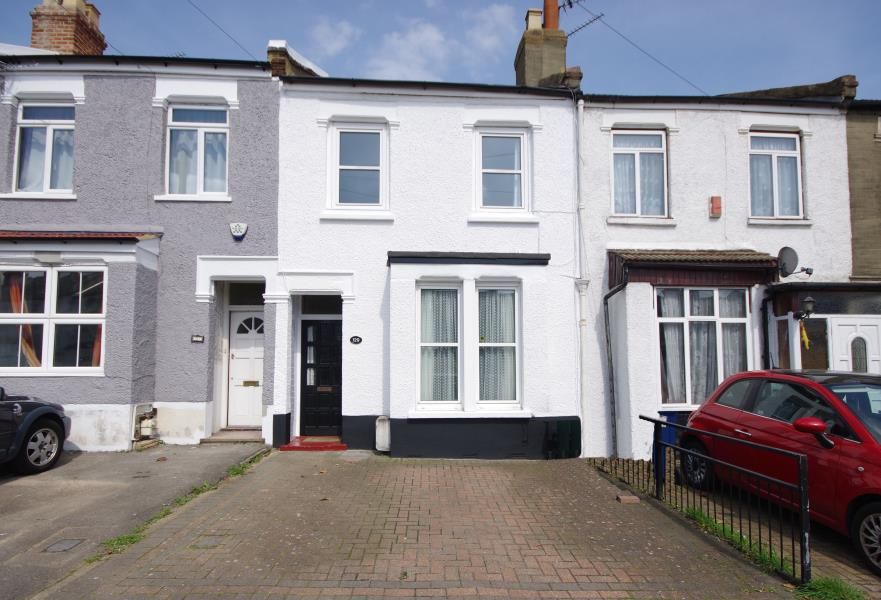 3 bed terraced house for sale in Long Lane, Finchley N3, £600,000