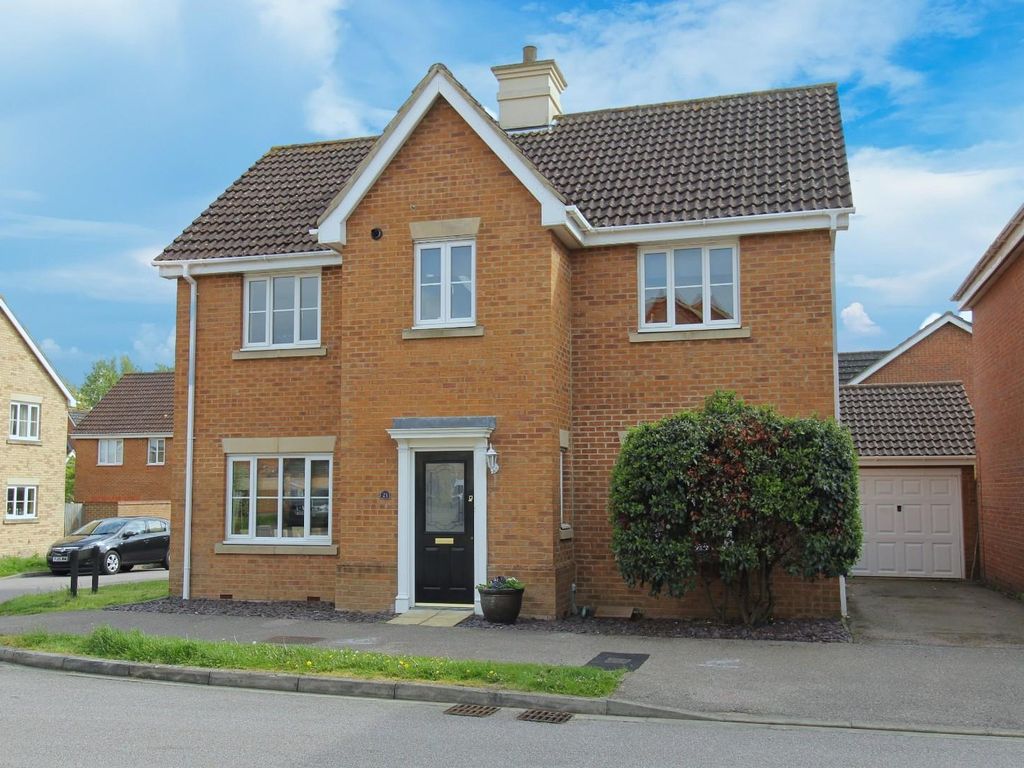 4 bed detached house for sale in Kingfisher Road, Shefford SG17, £475,000