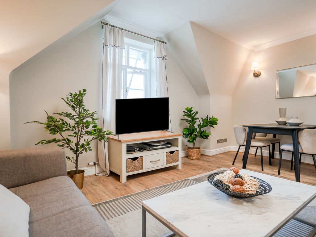 1 bed flat to rent in Aldburgh Mews, London W1U, £10,942 pcm