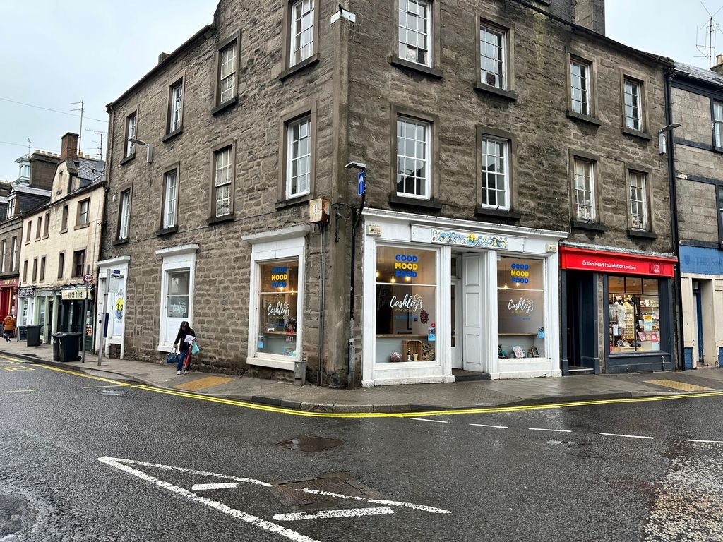 Retail premises to let in Castle Street, Forfar DD8, £14,000 pa