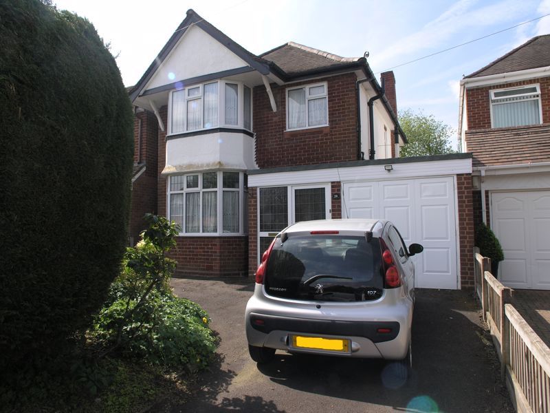 3 bed detached house for sale in Causey Farm Road, Halesowen B63, £385,000