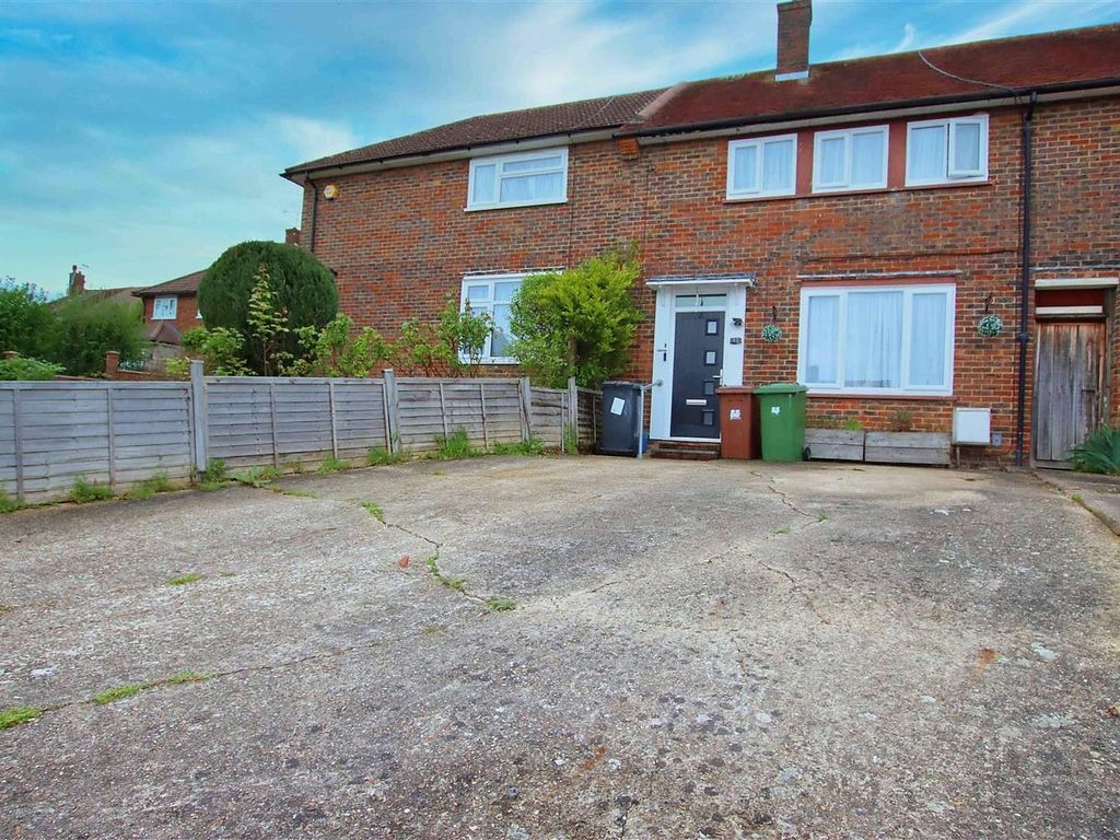 3 bed terraced house for sale in Stapleton Road, Borehamwood WD6, £439,950