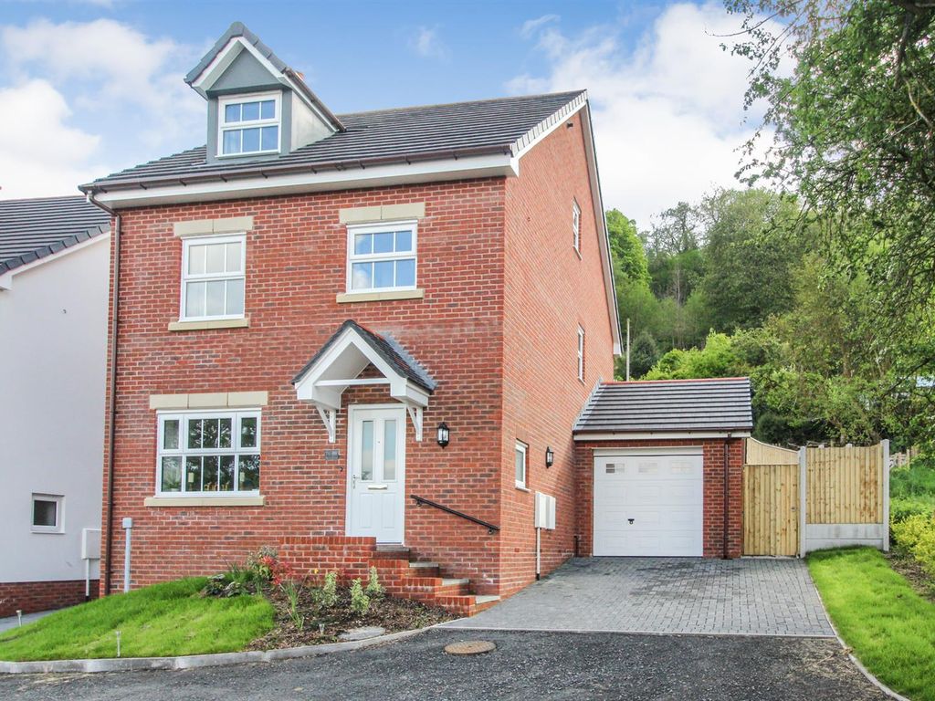 4 bed detached house for sale in Maes Helyg, Llangollen LL20, £369,000