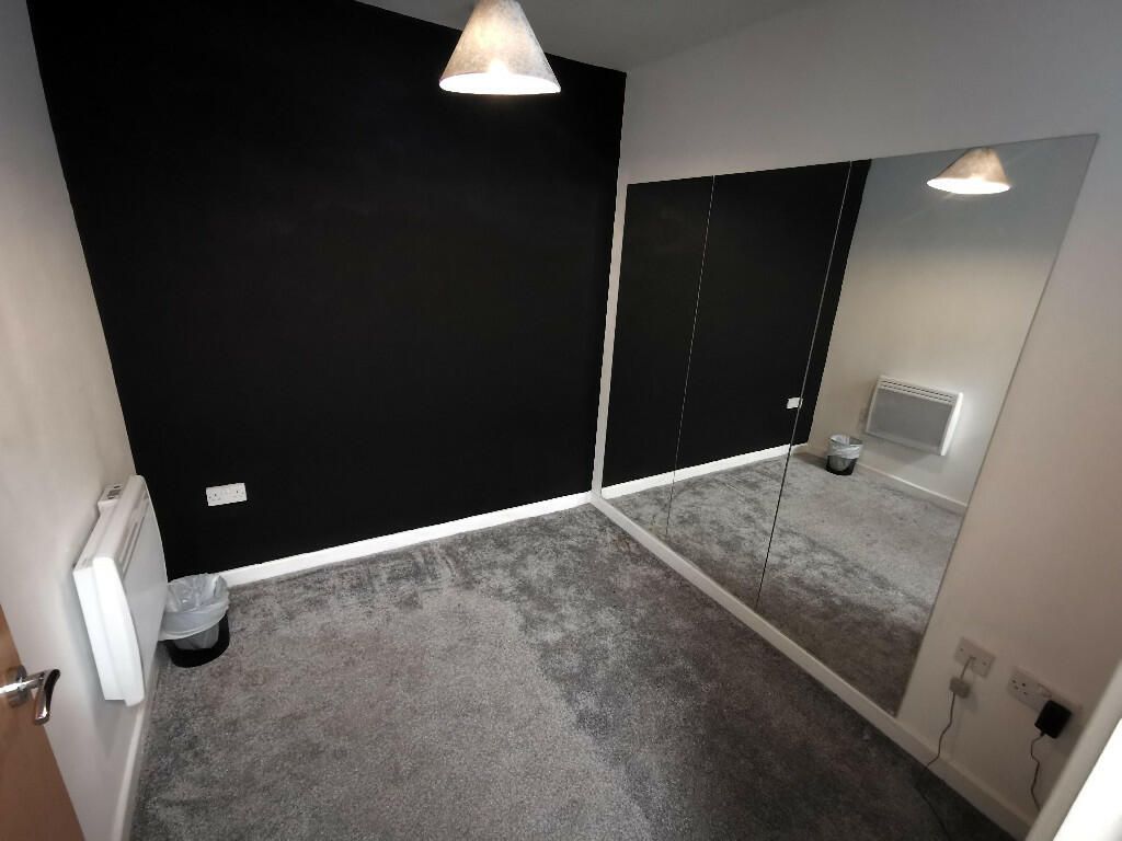 2 bed flat to rent in Suffolk Street Queensway, Birmingham B1, £1,000 pcm