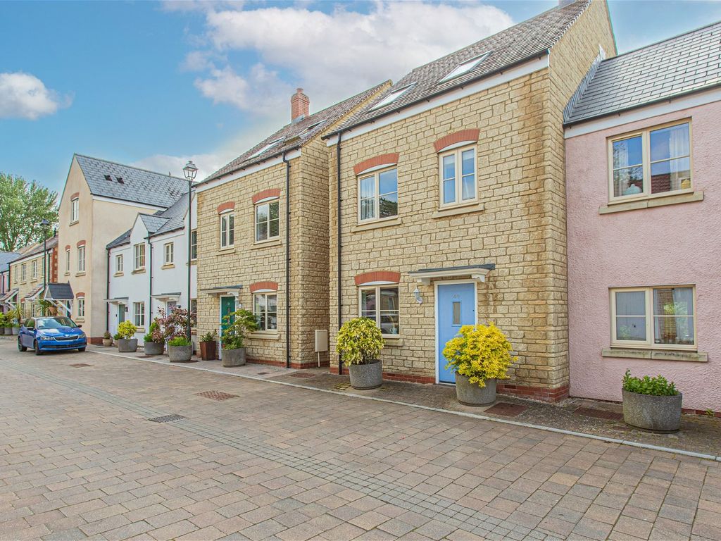 4 bed end terrace house for sale in Britannia Mews, Wotton-Under-Edge GL12, £395,000