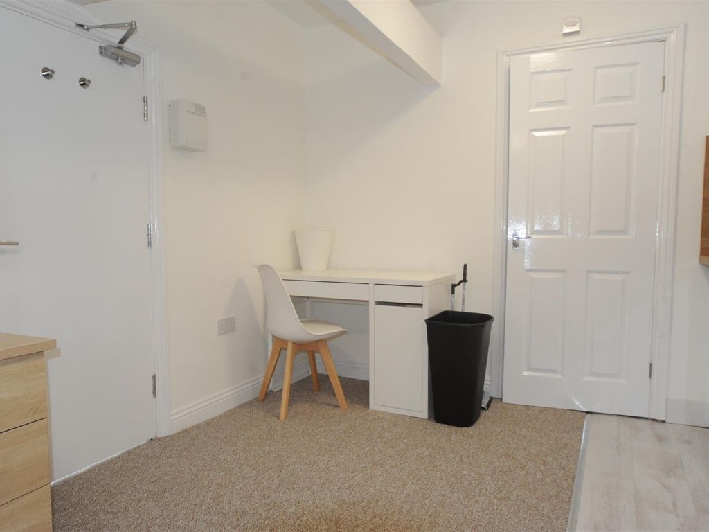 1 bed flat to rent in Borough Road, Middlesbrough, North Yorkshire TS1, £650 pcm