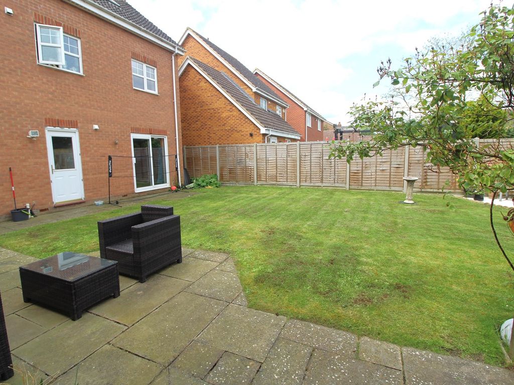 5 bed detached house for sale in Stotfold Road, Arlesey SG15, £650,000