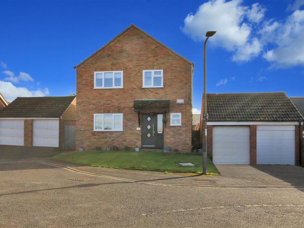 4 bed detached house for sale in Brook Farm Close, Wymington, Rushden NN10, £349,995