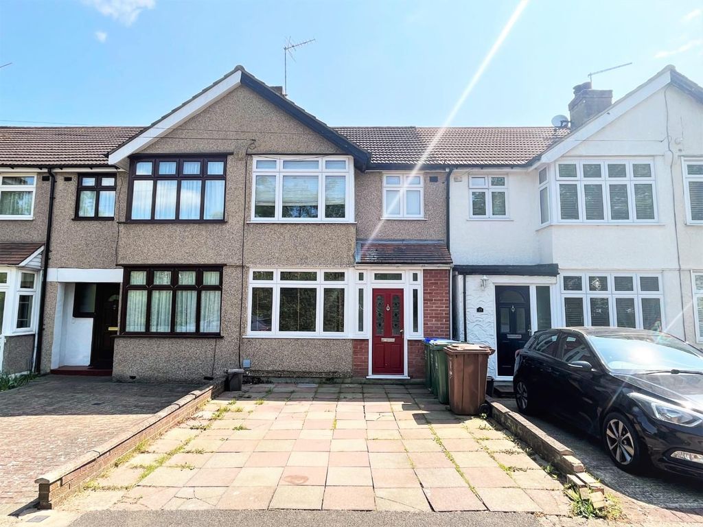 3 bed terraced house for sale in Brookend Road, Sidcup DA15, £400,000