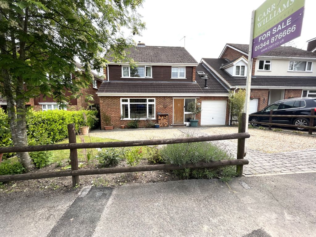 4 bed link-detached house for sale in Ranelagh Crescent, Mill Ride, Ascot, Berkshire SL5, £800,000