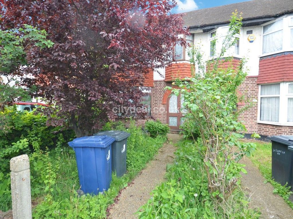 3 bed terraced house for sale in Cloister Road, London W3, £600,000