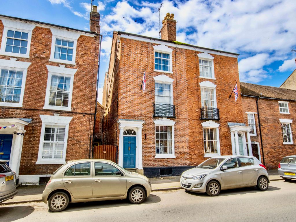 4 bed town house for sale in Bridge Street, Pershore, Worcestershire WR10, £550,000