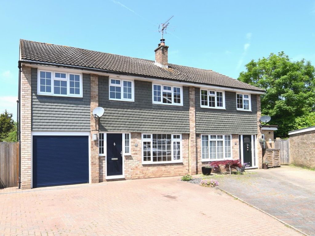 4 bed semi-detached house for sale in Hag Hill Rise, Taplow, Maidenhead SL6, £580,000