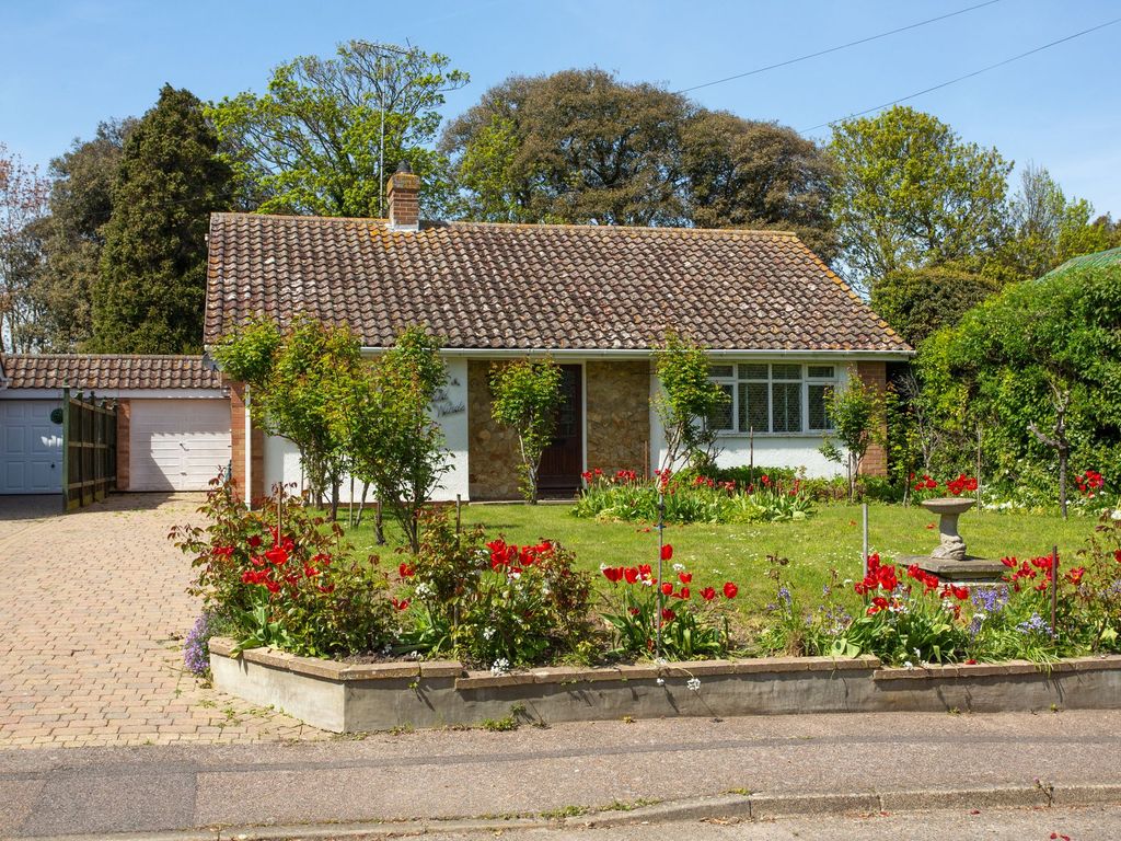 2 bed detached bungalow for sale in Woodland Way, Broadstairs CT10, £425,000