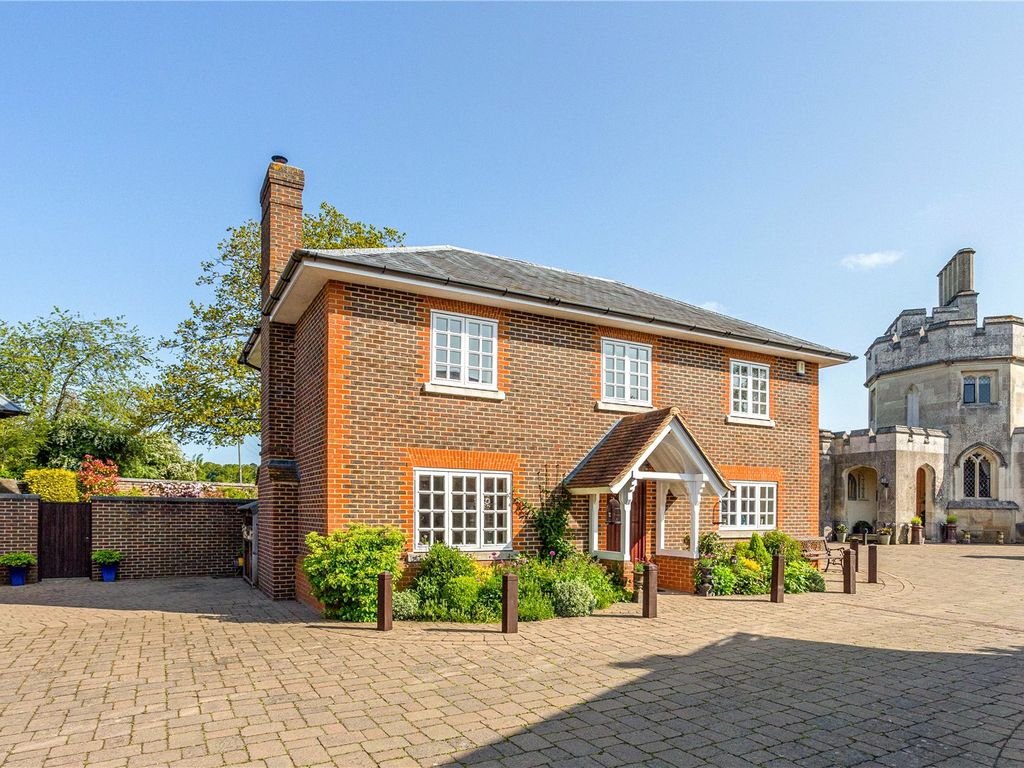 3 bed detached house for sale in Brownlow Gate, Little Gaddesden, Berkhamsted, Hertfordshire HP4, £1,000,000