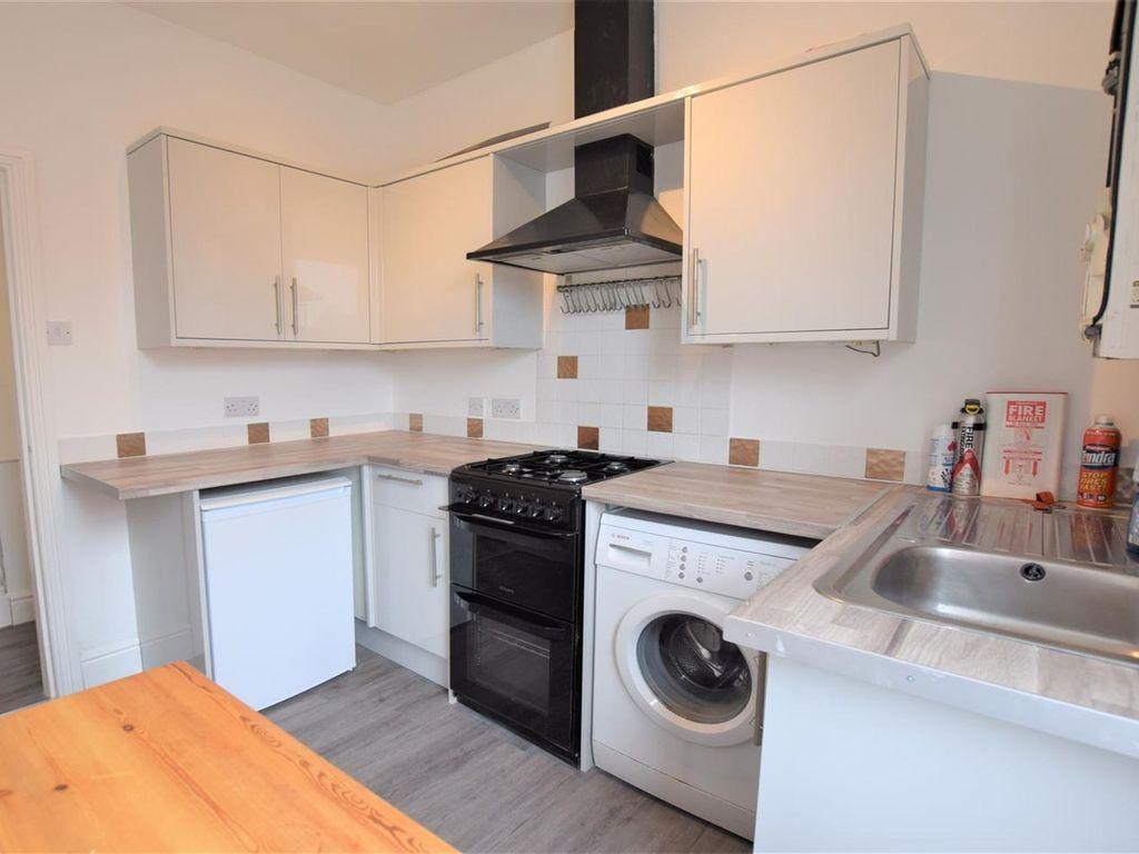 3 bed flat to rent in School Lane, Didsbury M20, £1,300 pcm