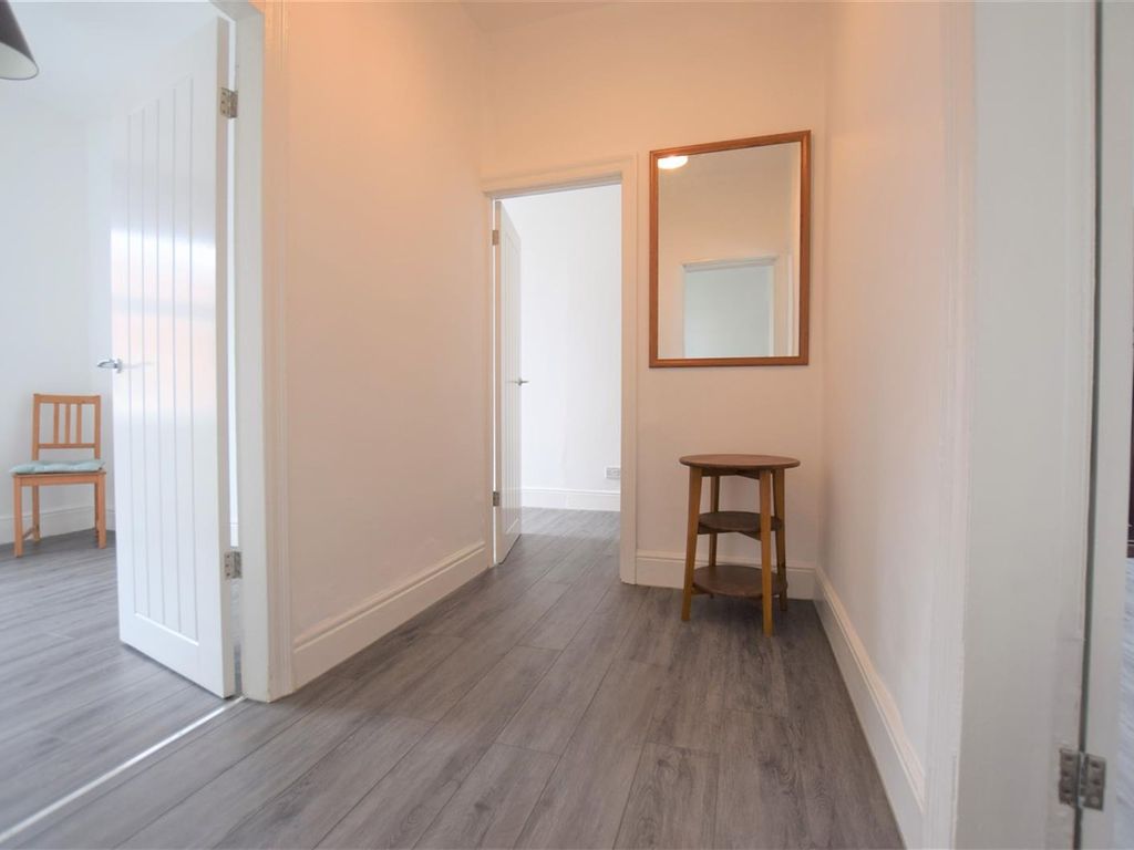 3 bed flat to rent in School Lane, Didsbury M20, £1,300 pcm