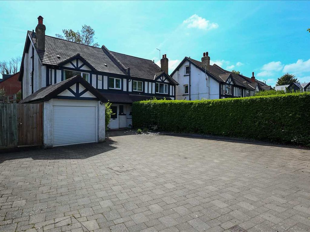 4 bed semi-detached house for sale in Brighton Road, Purley CR8, £600,000