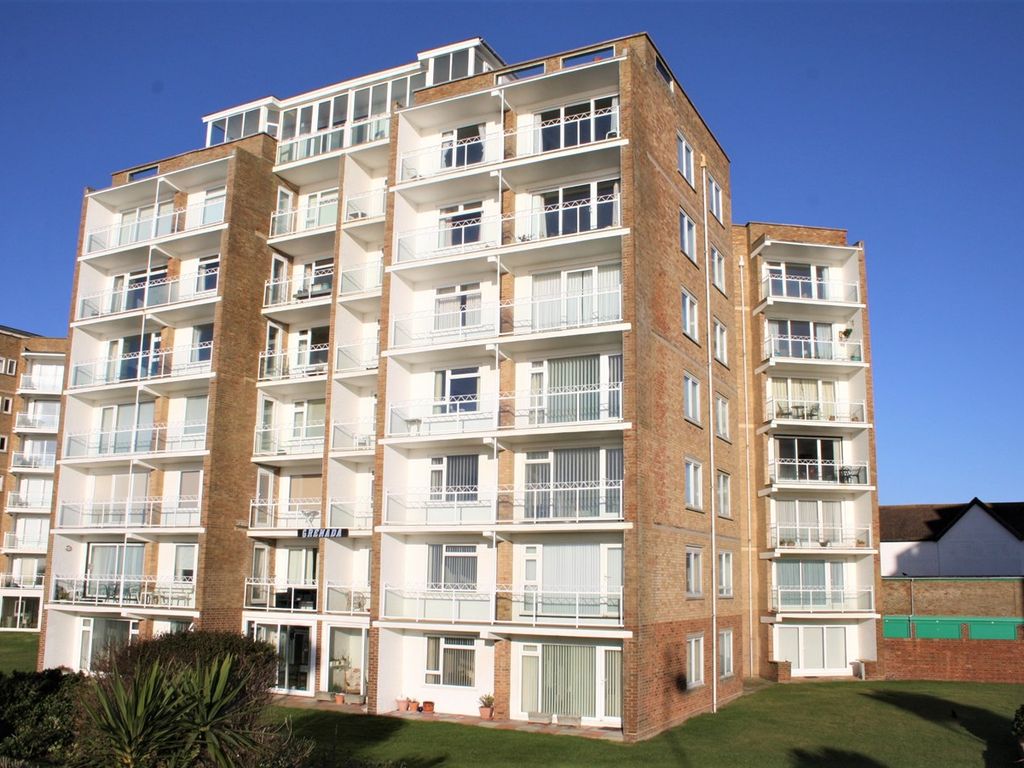 3 bed flat for sale in West Parade, Bexhill-On-Sea TN39, £499,950