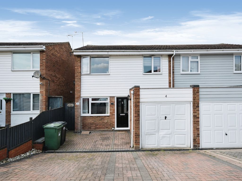 4 bed semi-detached house for sale in Stuarts Way, Chapel Hill, Braintree CM7, £350,000
