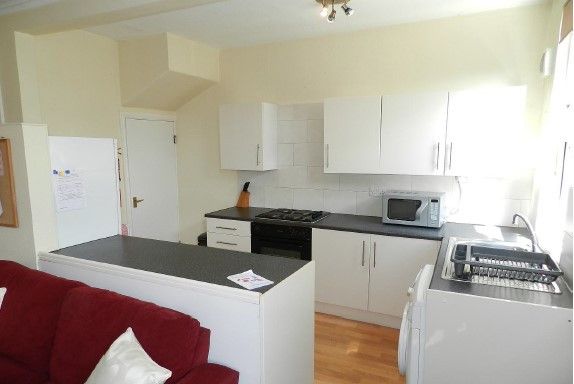 4 bed shared accommodation to rent in Haddon Place, Leeds LS4, £368 pppm