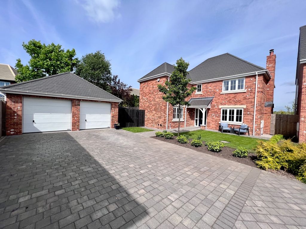 4 bed detached house for sale in Swallowfield, Much Hoole, Preston PR4, £460,000