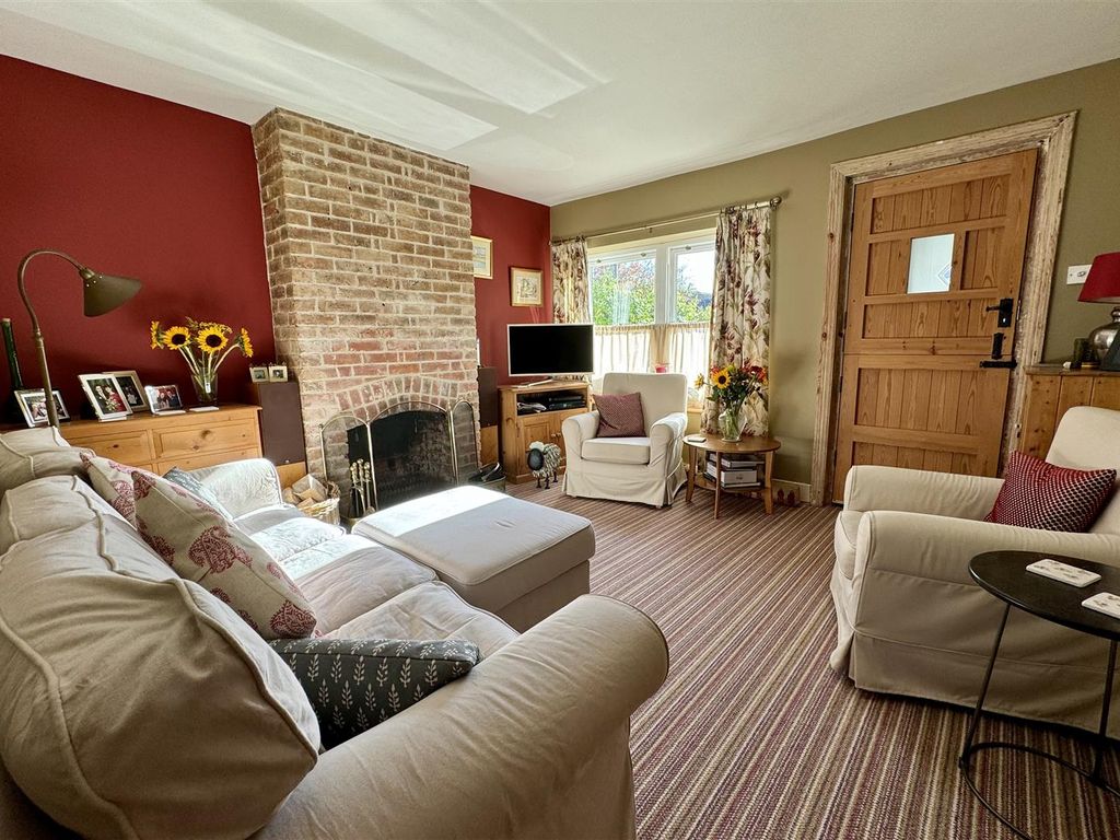 3 bed terraced house for sale in Wheeler Lane, Witley, Godalming GU8, £569,500