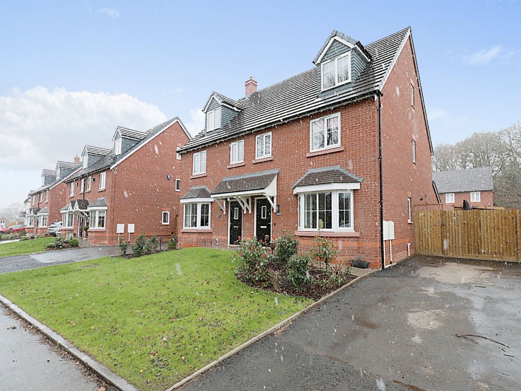 4 bed semi-detached house for sale in Wootton Drive, Wolverhampton WV5, £385,000