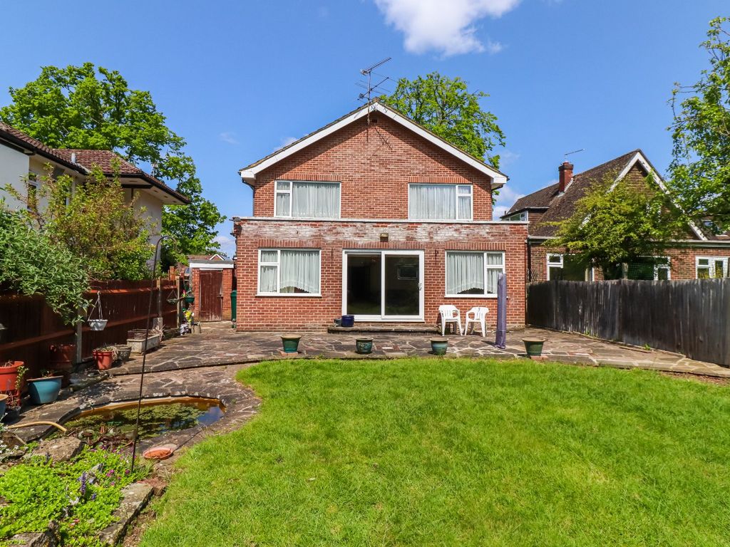 4 bed detached house for sale in Greenways, Abbots Langley WD5, £900,000