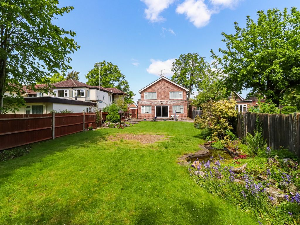 4 bed detached house for sale in Greenways, Abbots Langley WD5, £900,000