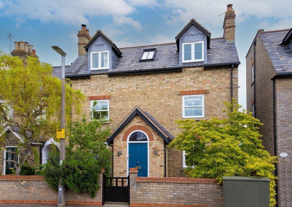 5 bed end terrace house for sale in Pembroke Road, Baldock SG7, £750,000