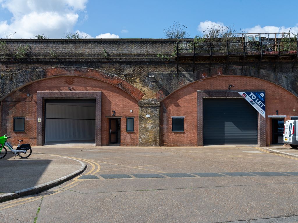 Light industrial to let in Rotherhithe New Road, London SE16, £28,934 pa