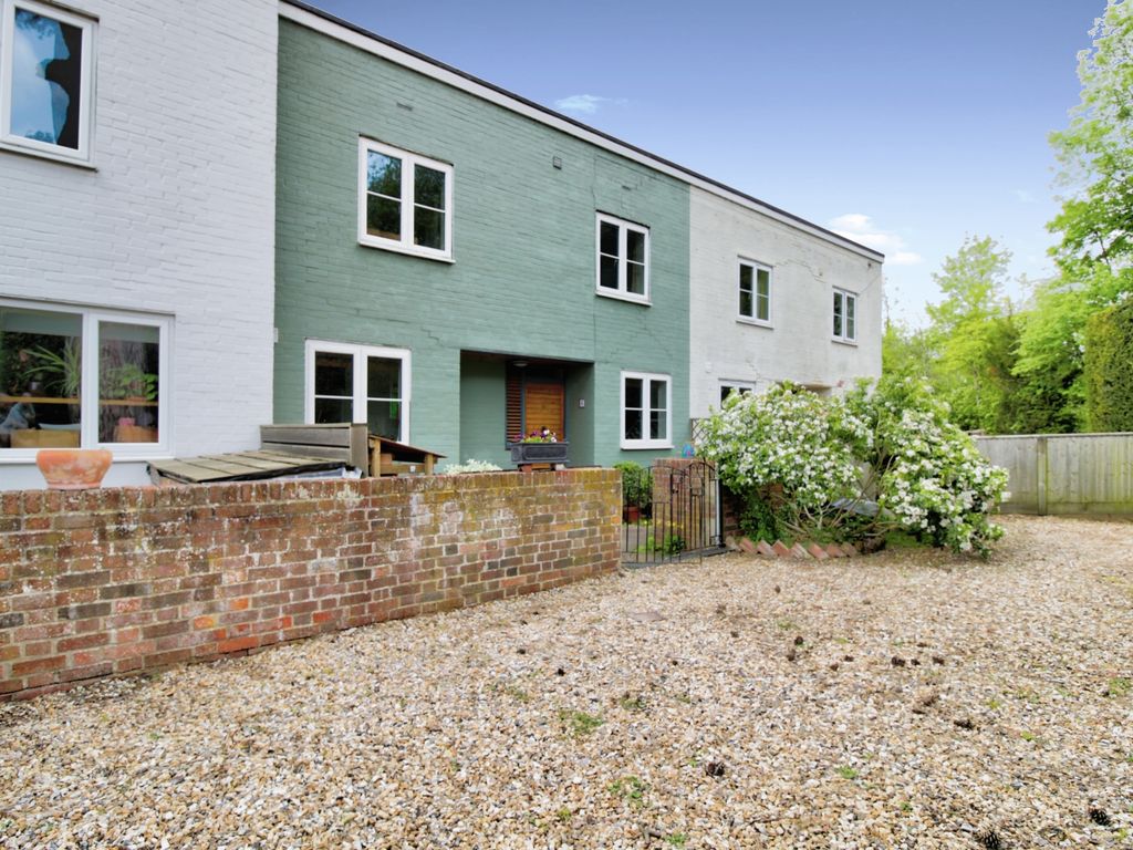 4 bed terraced house for sale in Carmel Terrace, Mongewell, Wallingford OX10, £425,000
