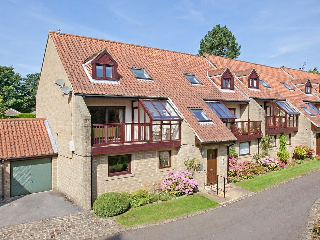 3 bed flat for sale in Warlbeck, Ilkley LS29, £485,000