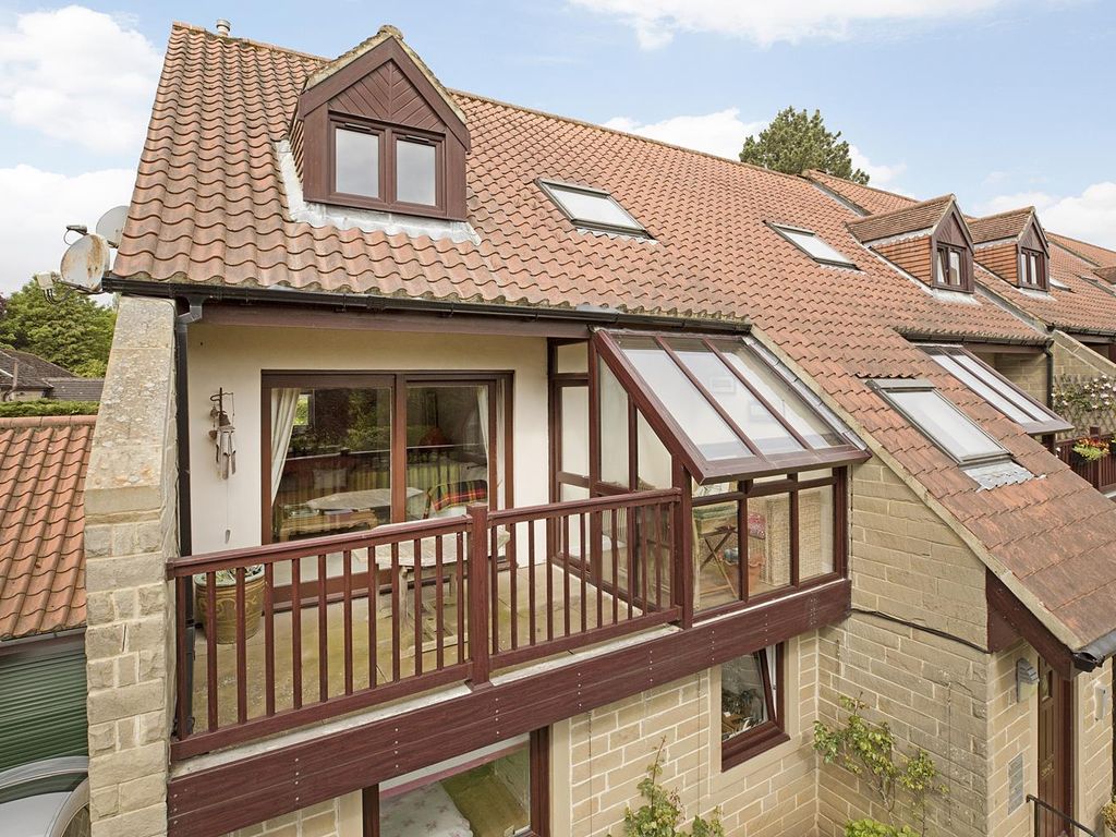 3 bed flat for sale in Warlbeck, Ilkley LS29, £485,000