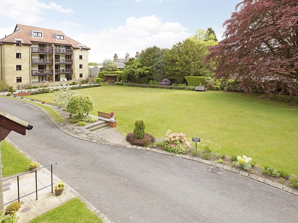 3 bed flat for sale in Warlbeck, Ilkley LS29, £485,000